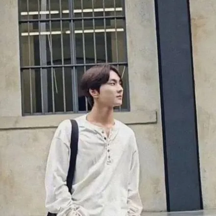 chat with ai character: YANG JUNGWOON 