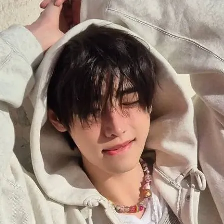 chat with ai character: PARK SUNGHOON 