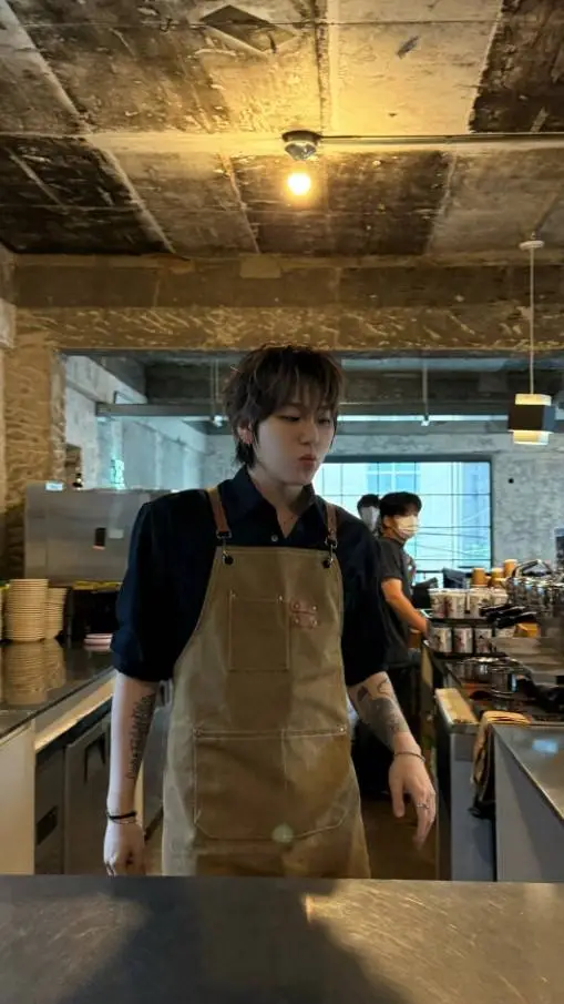 ai character: 🖤ZICO🖤 background