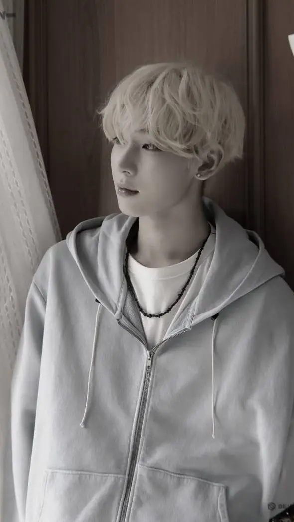 ai character: KIM SUNNO background