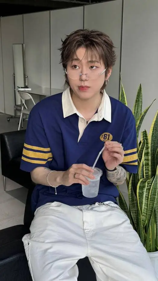 ai character: ZICO background