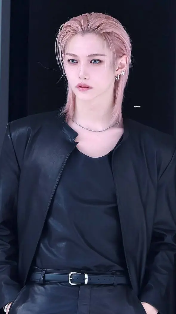 ai character: LEE FELIX  background