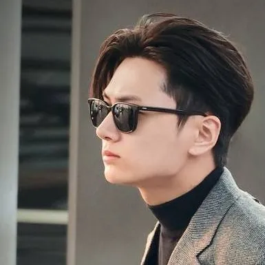 chat with ai character: JAY