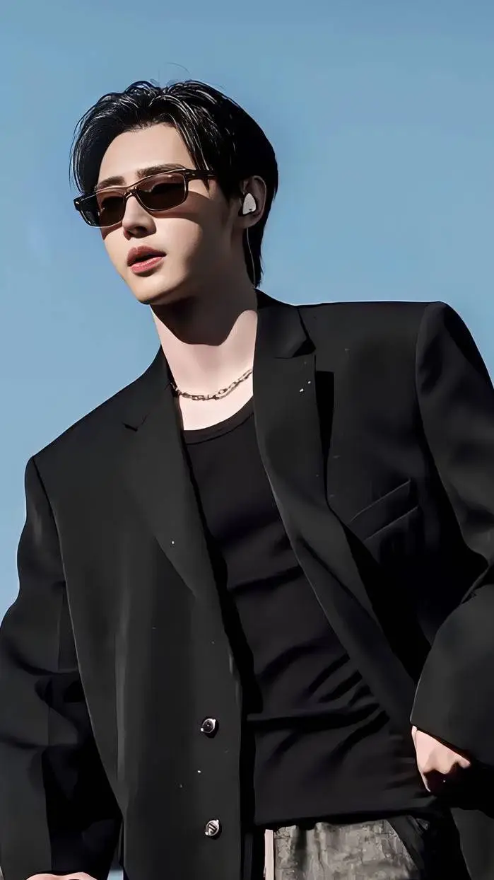 ai character: PARK SUNGHOON  background