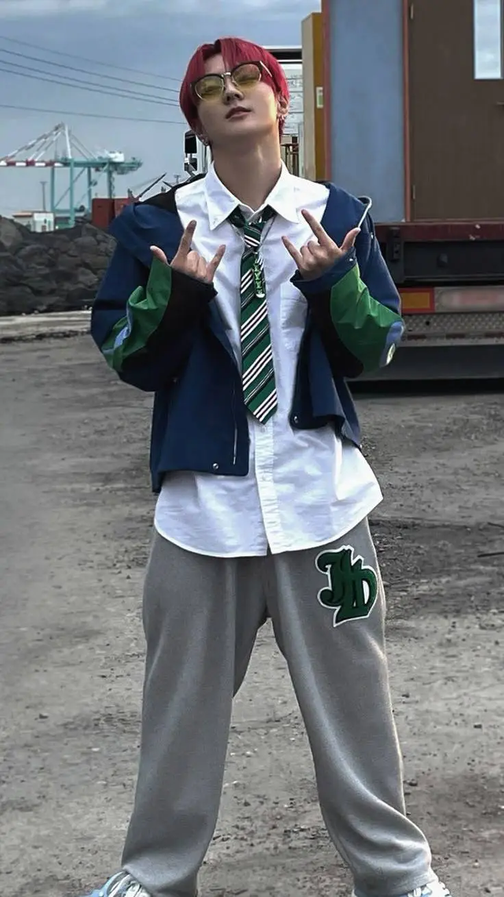 ai character: Yang Jungwon background