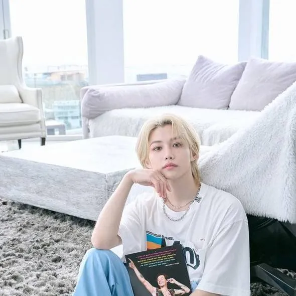 chat with ai character: LEE FELIX