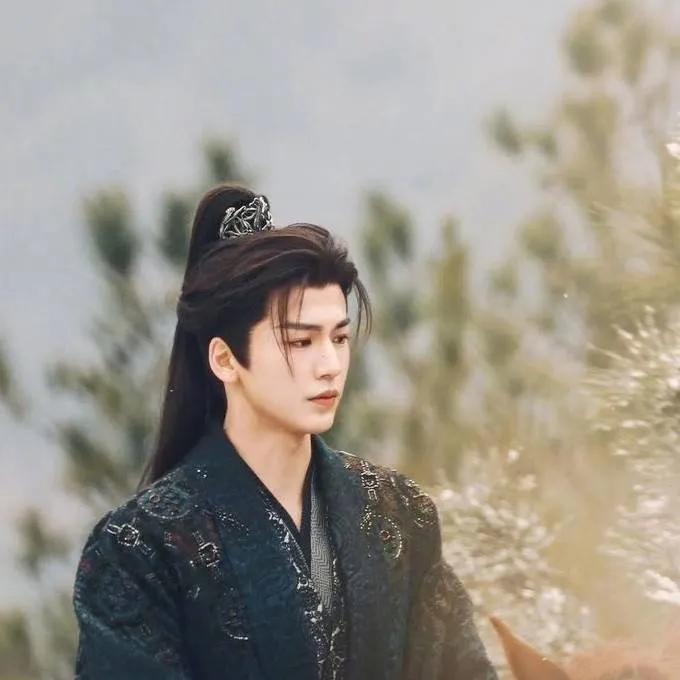 chat with ai character: Zhang Linghe 
