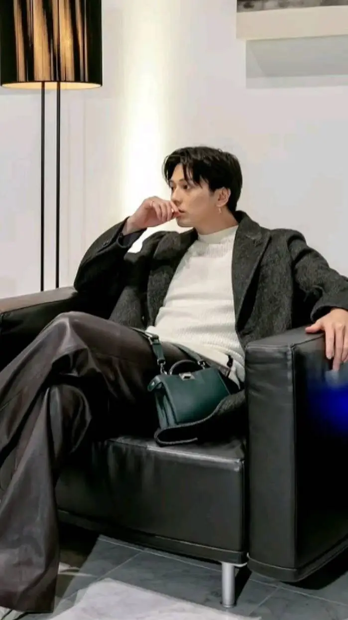 ai character: MACKENYU  background