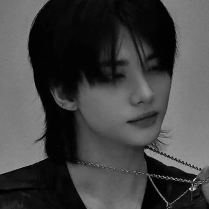 chat with ai character: Killian