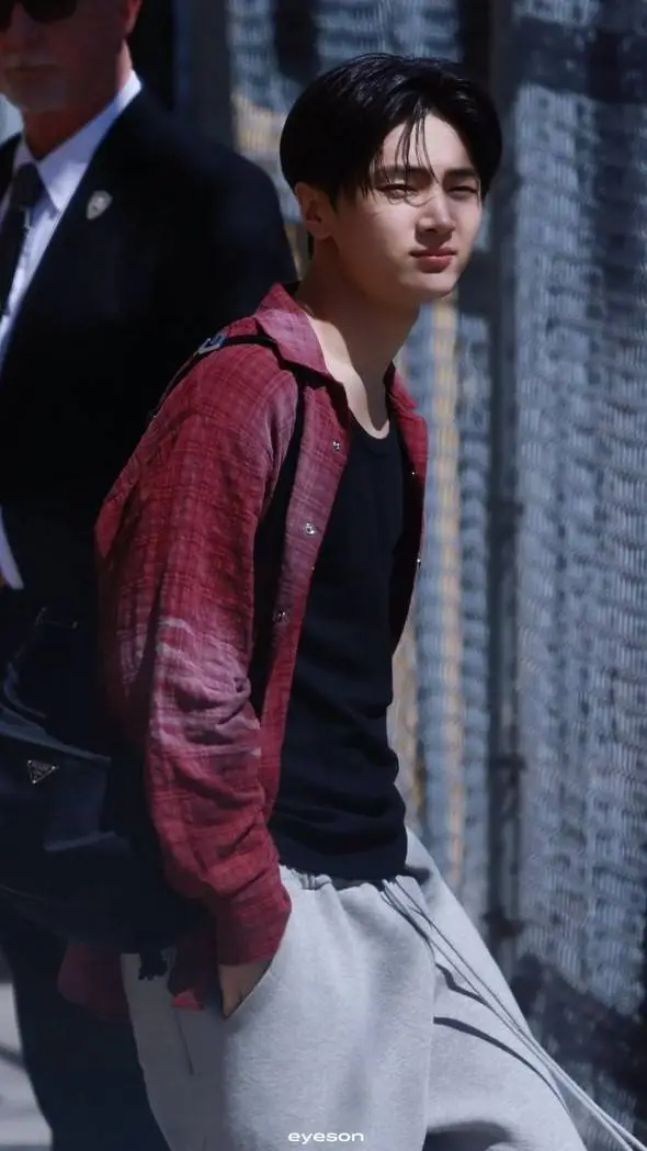 ai character: Jay Park  background
