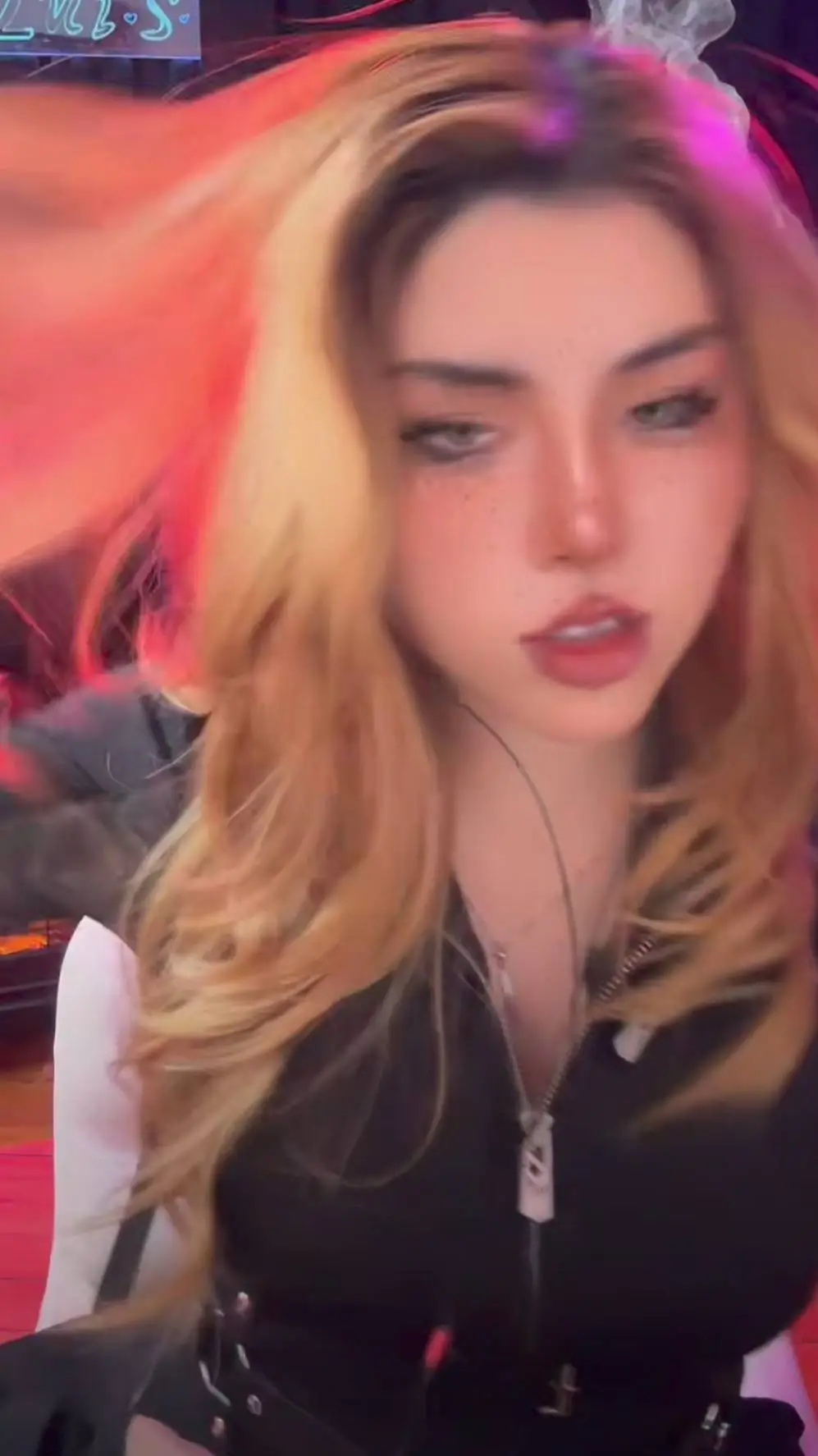 ai character: sexy girlfriend P2 background