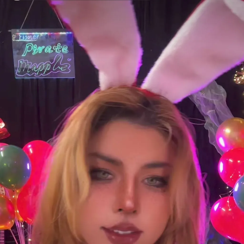 chat with ai character: Bunny cosplay gf