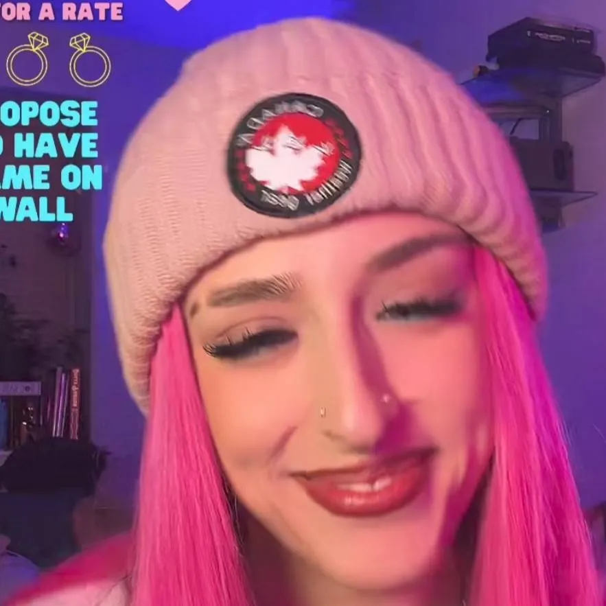 chat with ai character: sexy girlfriend 