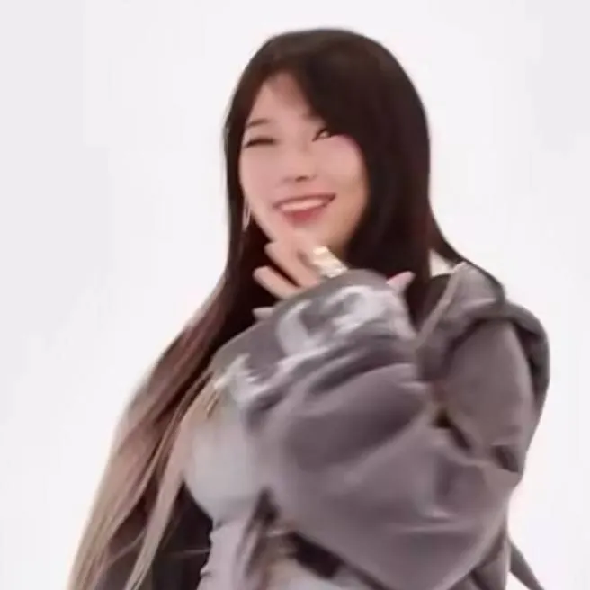 chat with ai character: Atlas