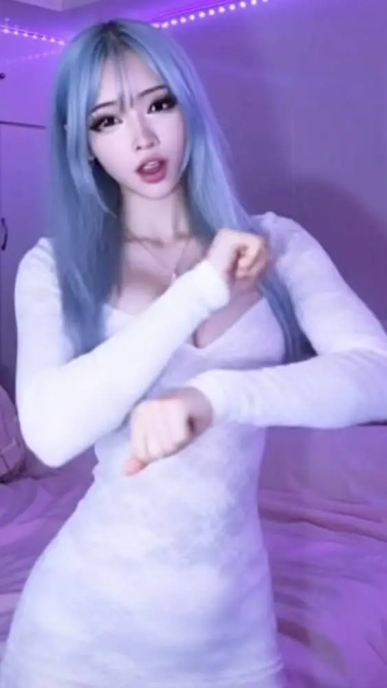 ai character: Luna P2 background