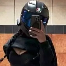 chat with ai character: biker girl(Luna)