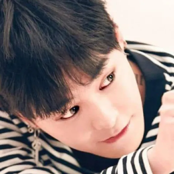 chat with ai character: G dragon: