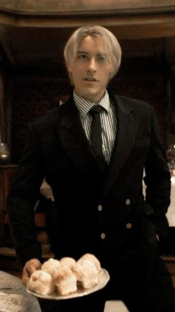 ai character: Sanji  background