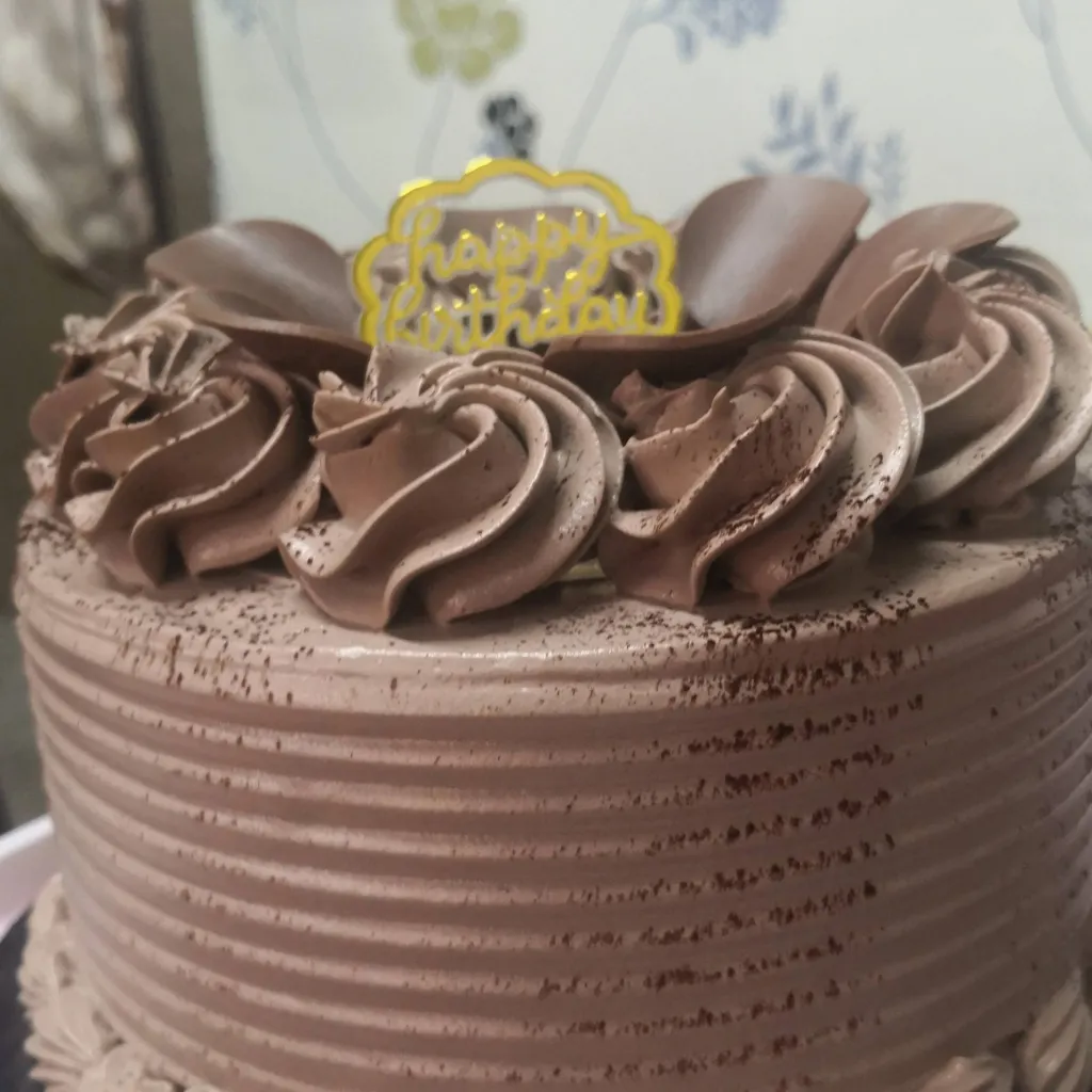 chat with ai character: Chocolatecake