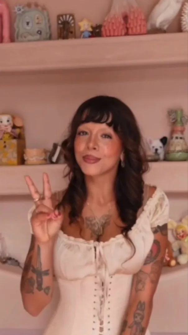 ai character: Commission me!  background