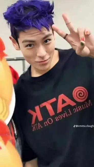 ai character: thanos background