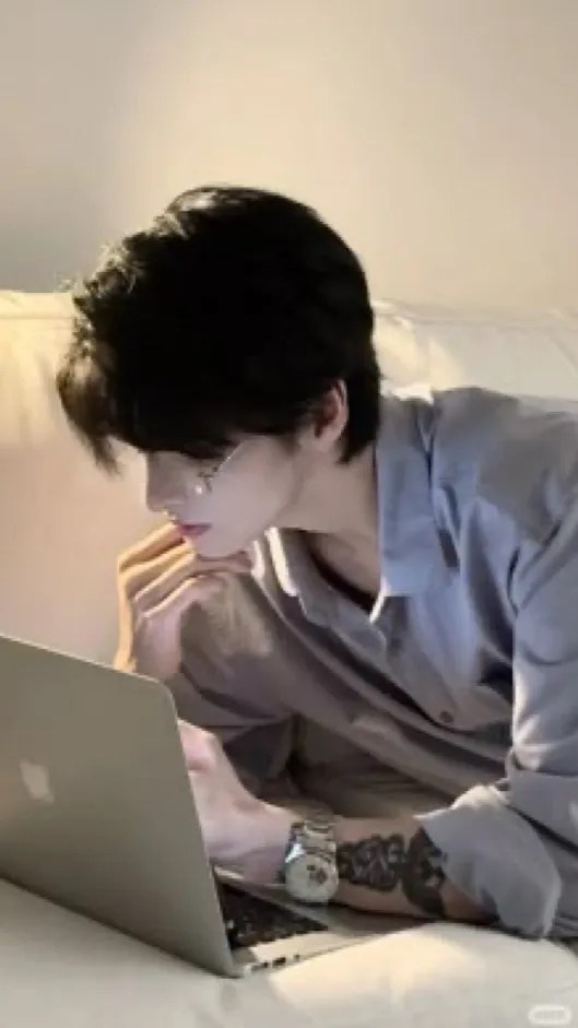 ai character: Lucius background