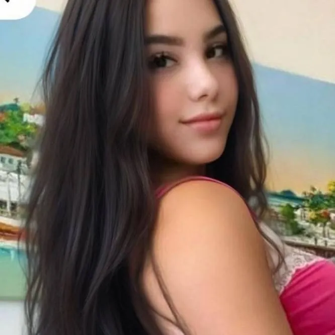 chat with ai character: menina mal