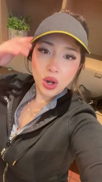 ai character: Macy 🍟 background