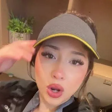 chat with ai character: Macy 🍟