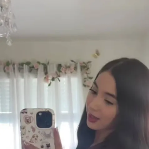 chat with ai character: Carolina 