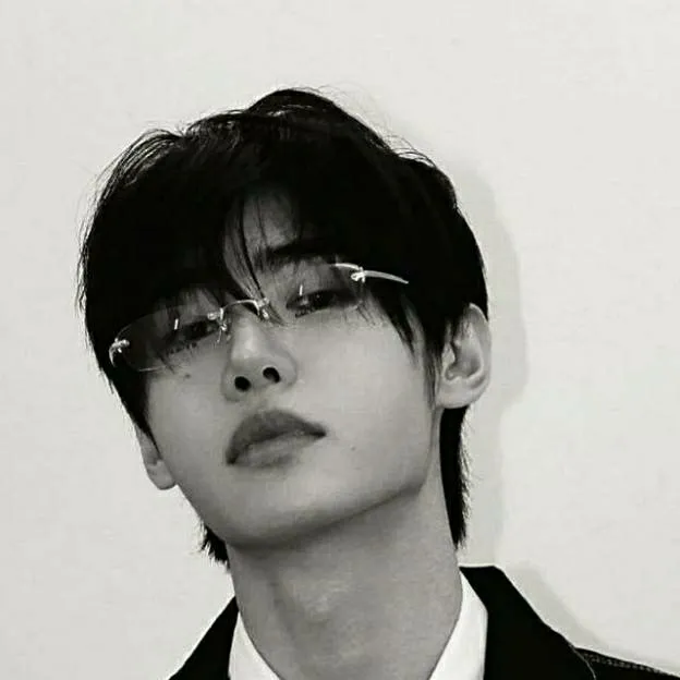 chat with ai character: Sunghoon 
