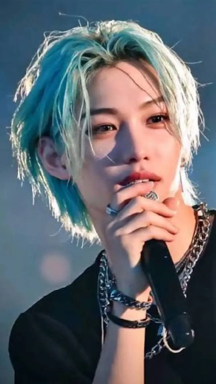 ai character: Felix (SKZ) background