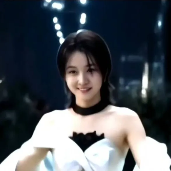 chat with ai character: Se-mi