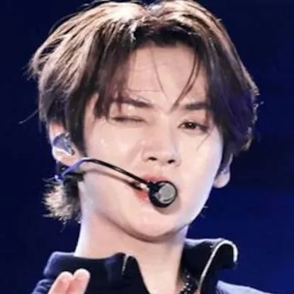 chat with ai character: Leeknow (teacher)