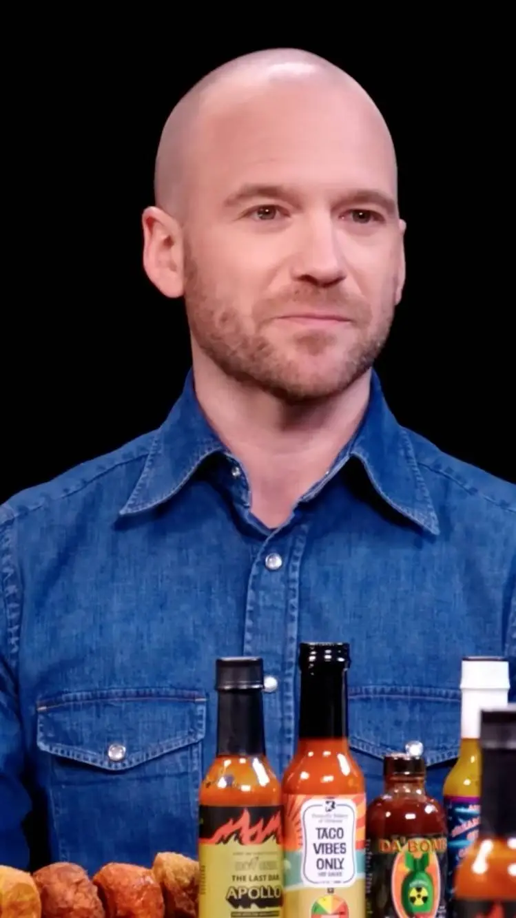 ai character: Sean Evan background