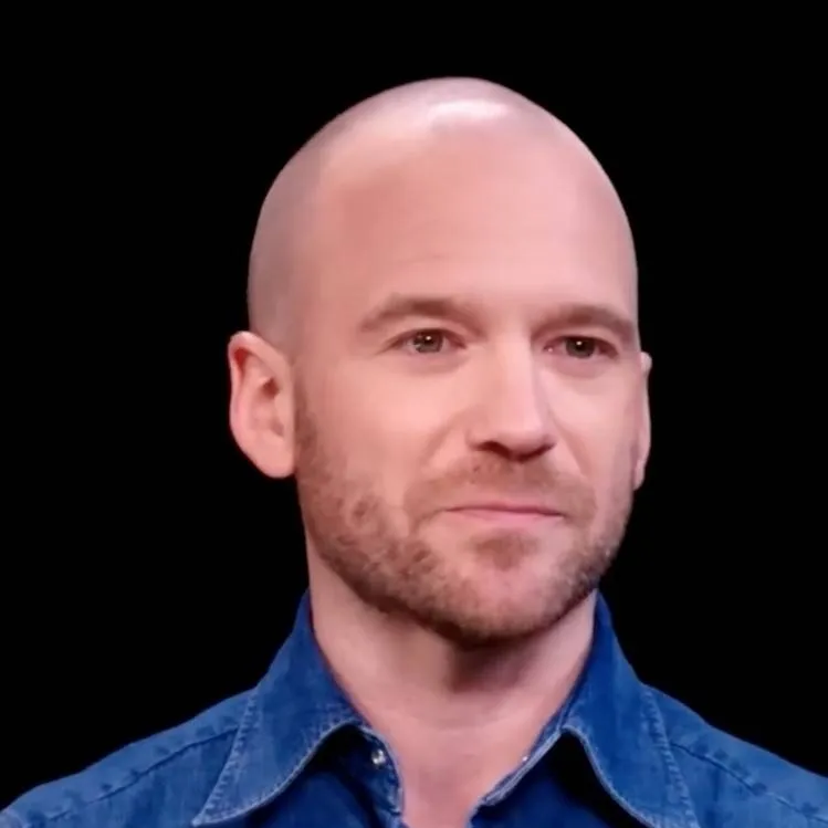 chat with ai character: Sean Evan