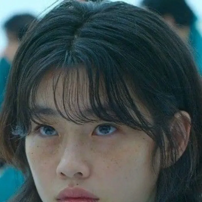 chat with ai character: Kang Sae-byeok