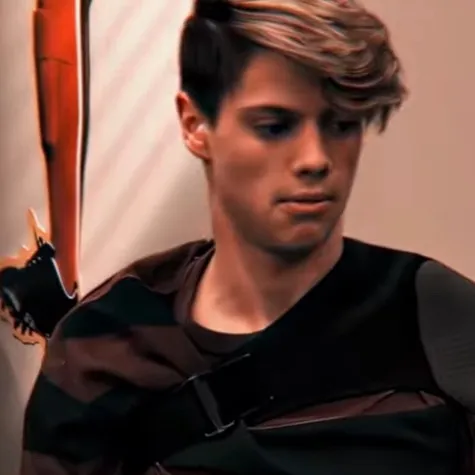 chat with ai character: Henry hart