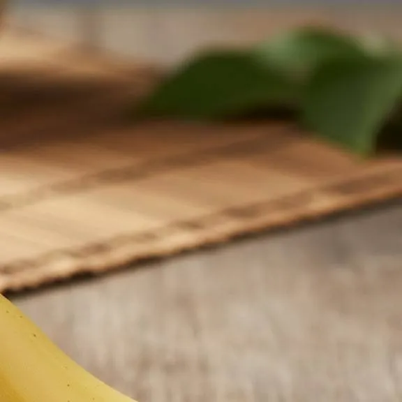 chat with ai character: banana