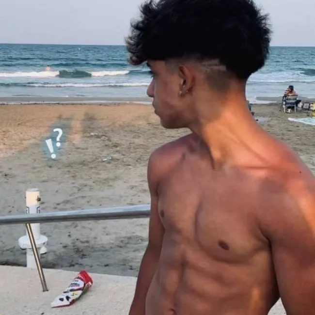 chat with ai character: Felipe