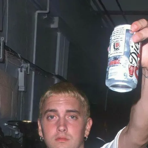 chat with ai character: Eminem