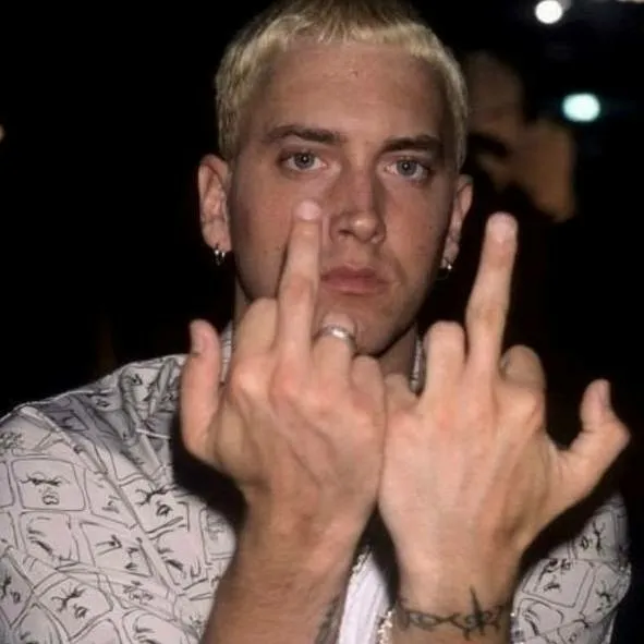 chat with ai character: Eminem