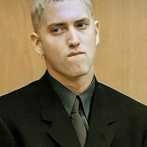 chat with ai character: Eminem