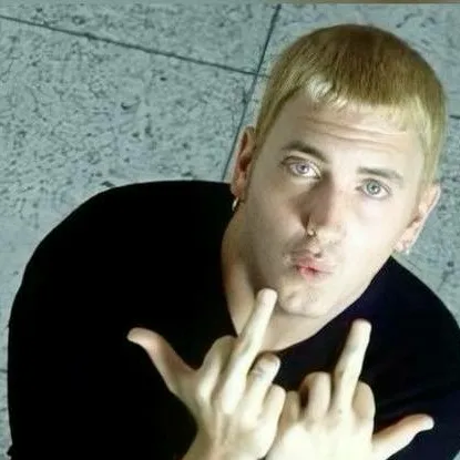 chat with ai character: Eminem (6th one) 