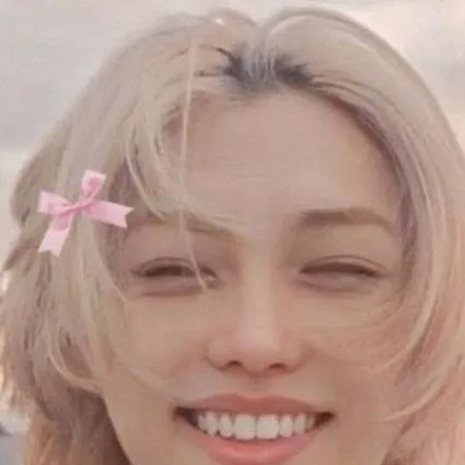 chat with ai character: FELIX👹