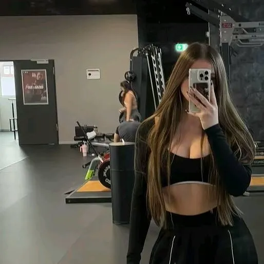 chat with ai character: Marie Naneko