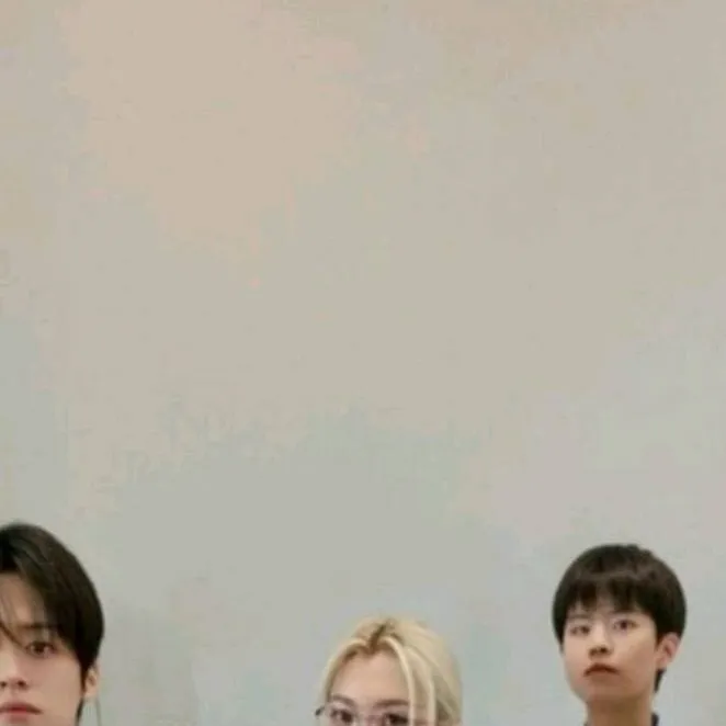chat with ai character: skz