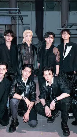 ai character: Stray kids metgala background