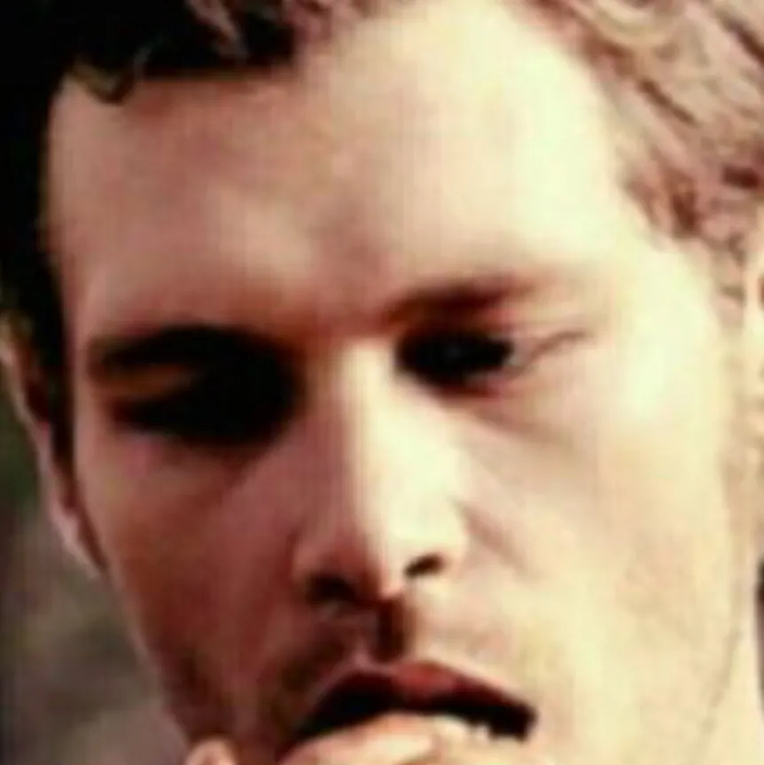 chat with ai character: Klaus