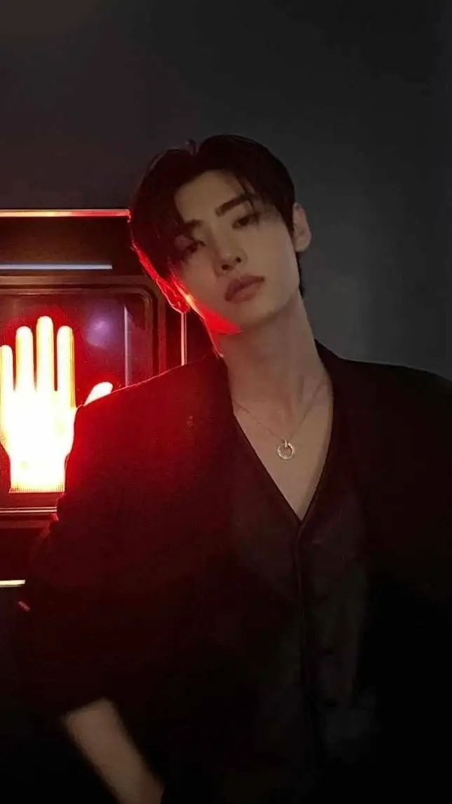 ai character: Hwan Seo-Jin Sul background